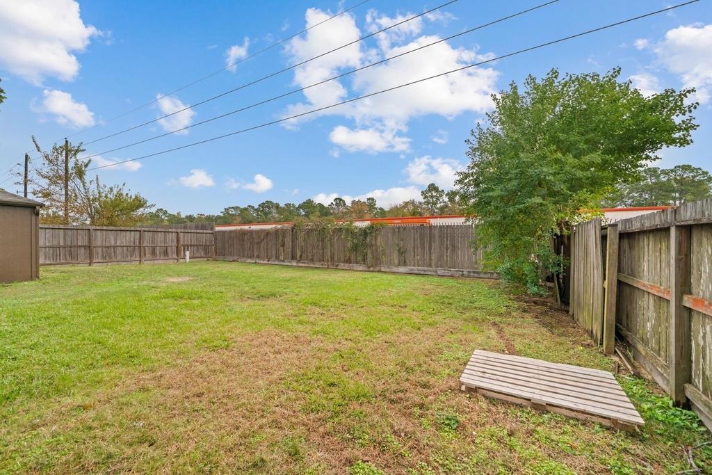 15034 Rose Valley Drive - Photo 32
