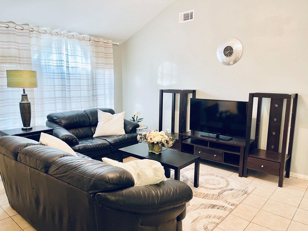 118 Willoughby Court - Photo 4