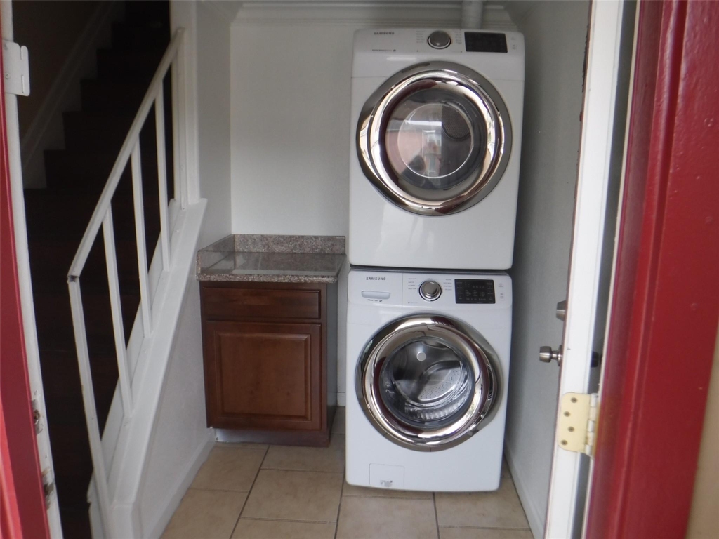 10110 Westview Drive - Photo 2