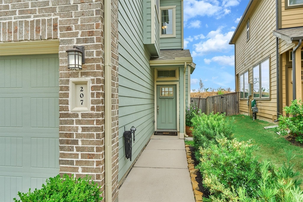 207 Biltmore Loop - Photo 2