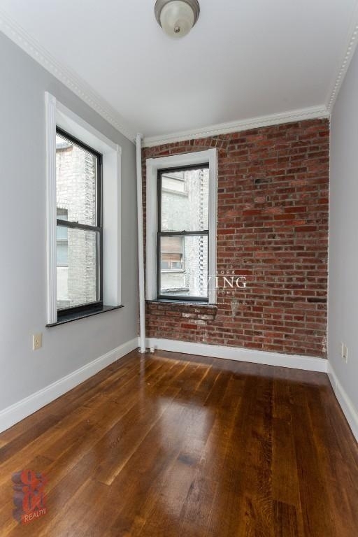 East 5th Street - Photo 0