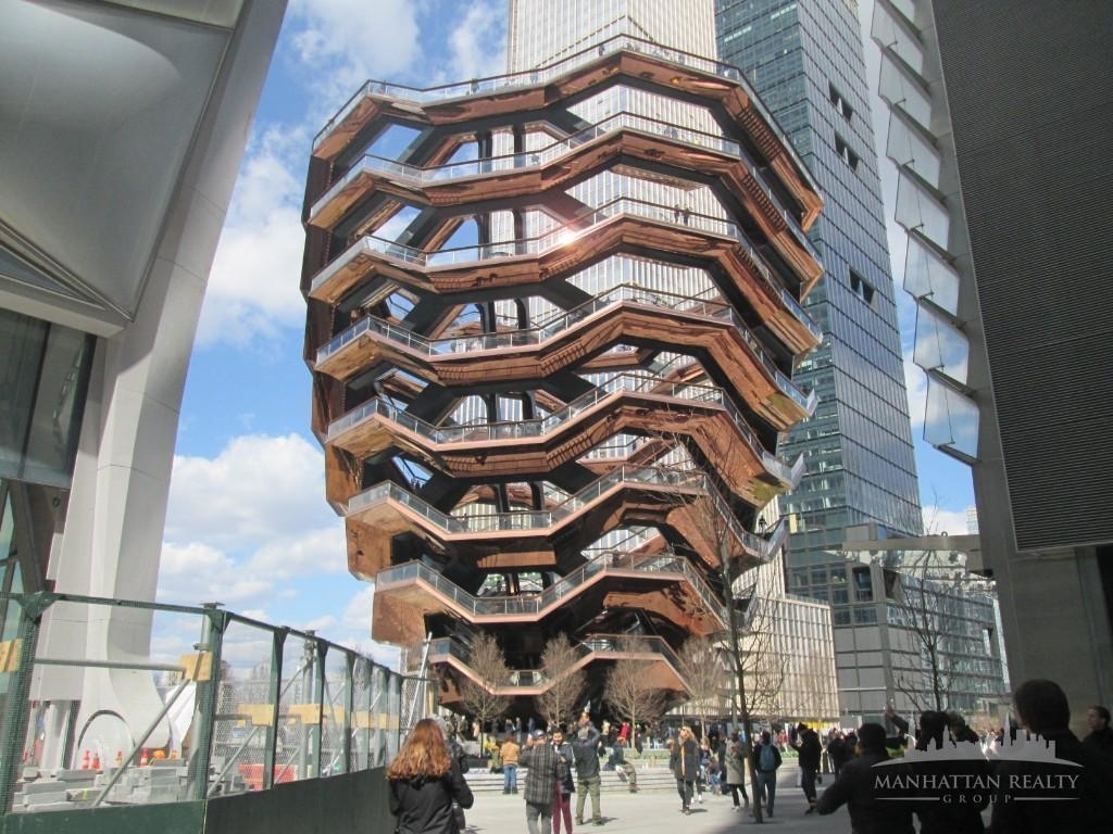 West 37th Street - Photo 8