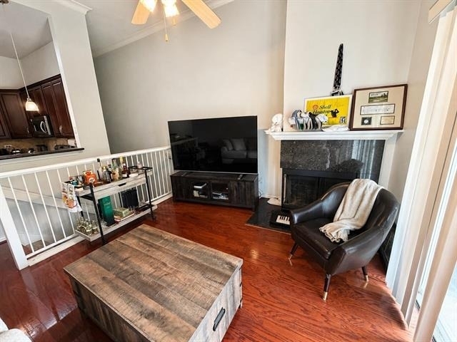 2201 Wolf Street - Photo 2