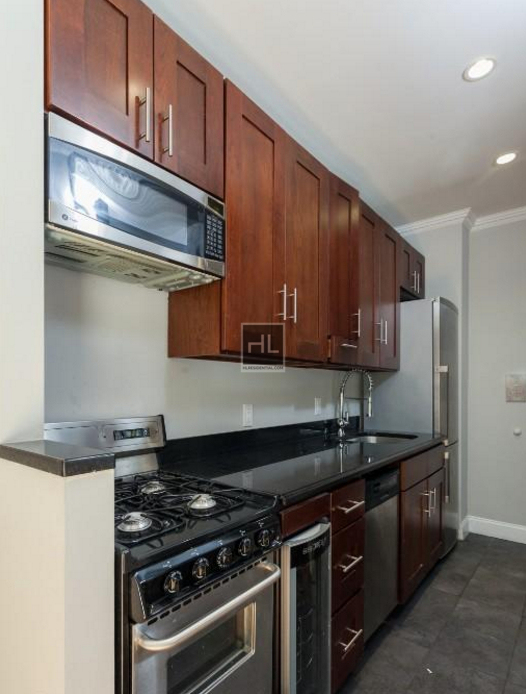 E 100th St/off 2nd Ave Nearest Q: 3BR, Elevator, W/D, SS Apps & NO Broker's Fees! Avail May 1 | Can view sooner - Photo 1