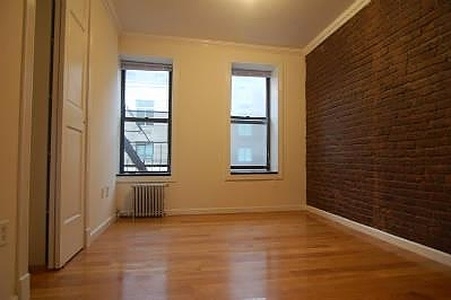 E 100th St/off 2nd Ave Nearest Q: 3BR, Elevator, W/D, SS Apps & NO Broker's Fees! Avail May 1 | Can view sooner - Photo 6