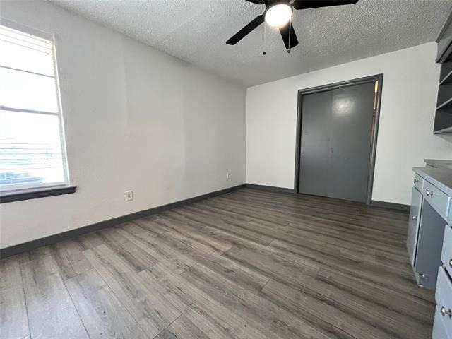 2526 Louise Street - Photo 8