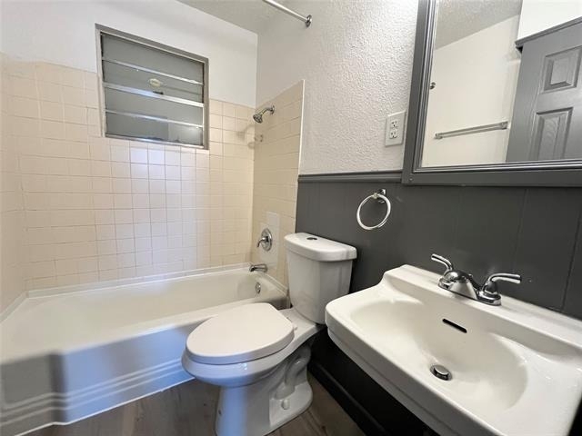 2526 Louise Street - Photo 12