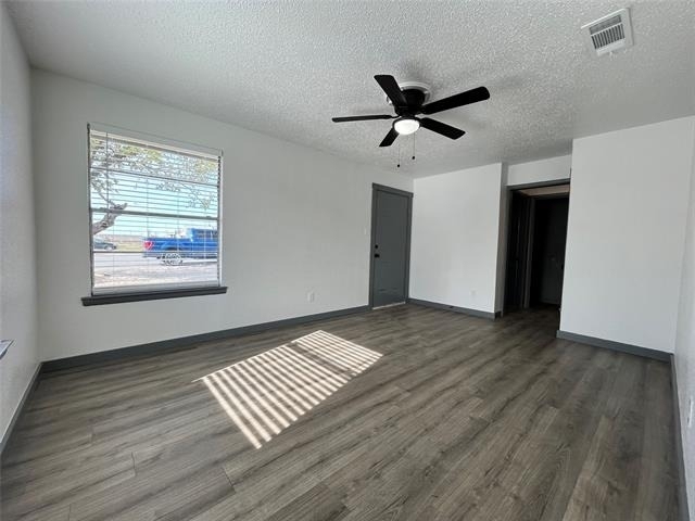 2526 Louise Street - Photo 2