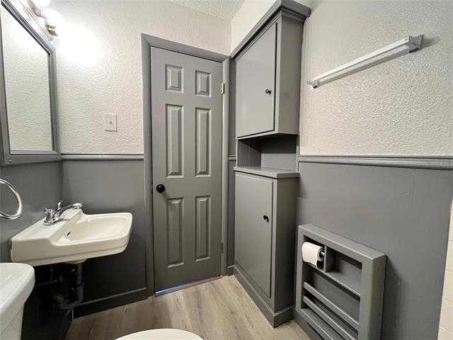 2526 Louise Street - Photo 13
