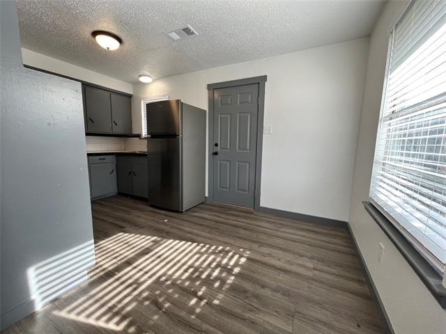 2526 Louise Street - Photo 6
