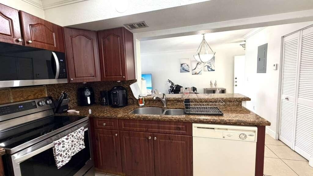 9711 Fontainebleau Boulevard - Photo 5