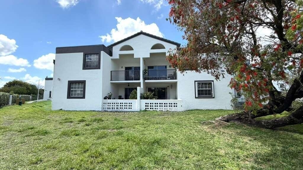 9711 Fontainebleau Boulevard - Photo 2