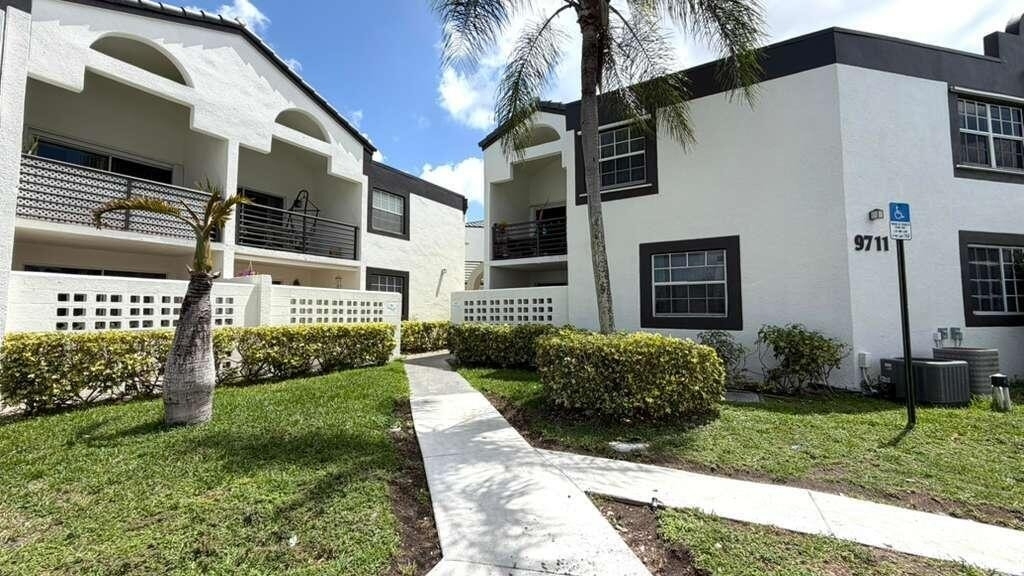9711 Fontainebleau Boulevard - Photo 1