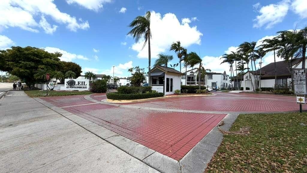 9711 Fontainebleau Boulevard - Photo 16