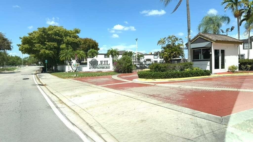 9711 Fontainebleau Boulevard - Photo 18