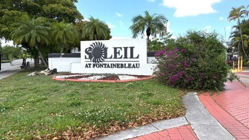 9711 Fontainebleau Boulevard - Photo 0