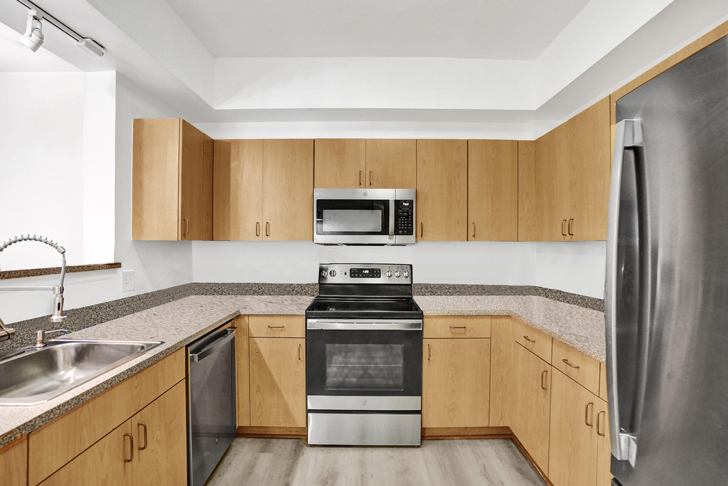 533 Ne 3rd Avenue - Photo 2