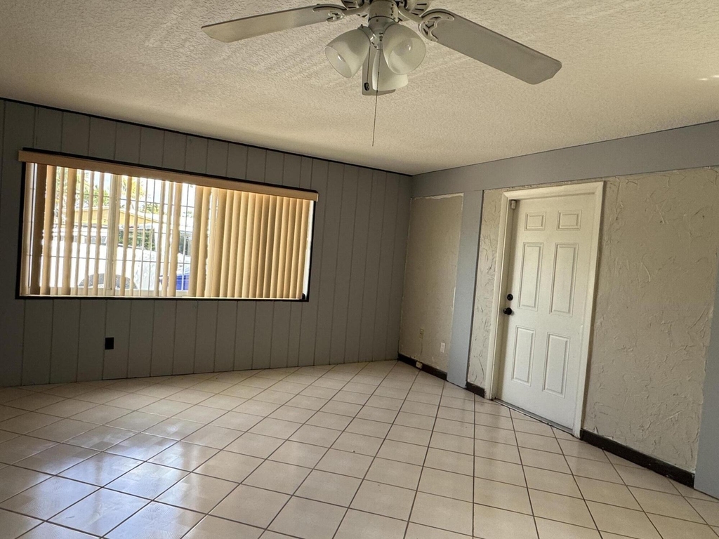 2180 Nw 93rd Avenue - Photo 15