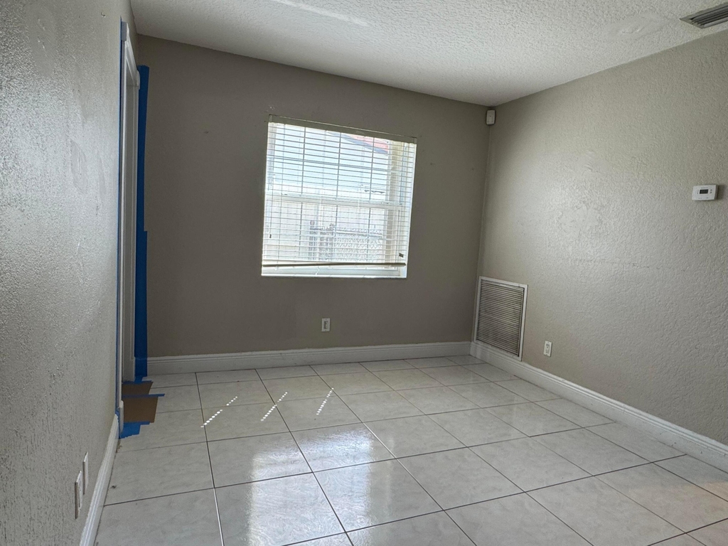 2180 Nw 93rd Avenue - Photo 14