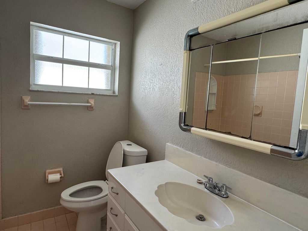 2180 Nw 93rd Avenue - Photo 10