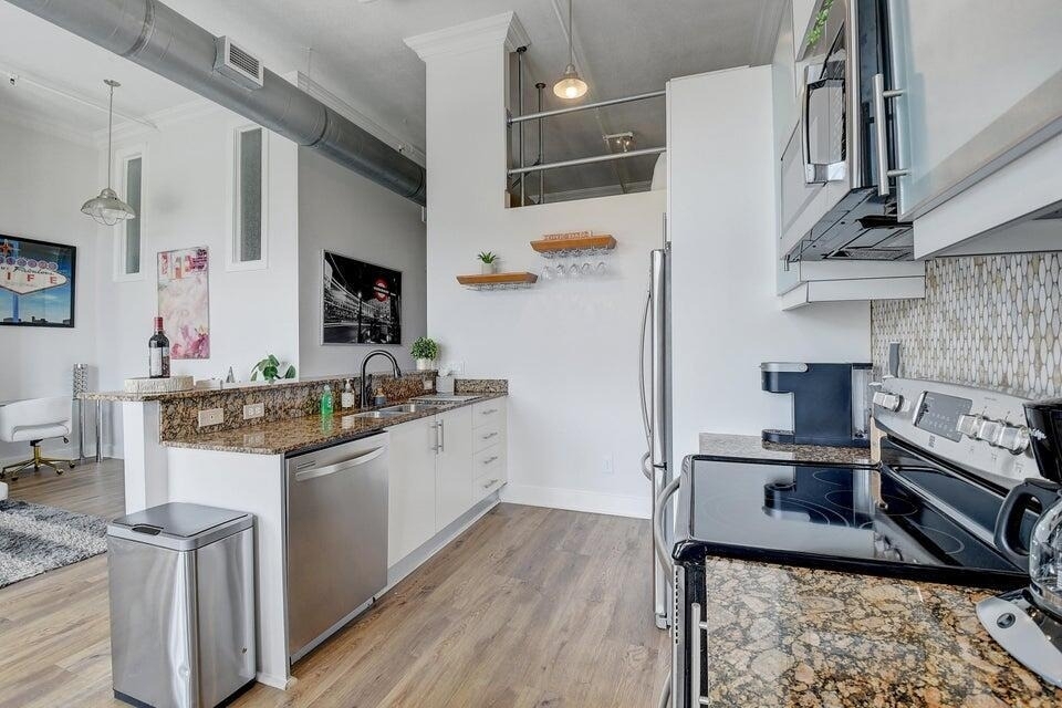 185 Ne 4th Avenue - Photo 3