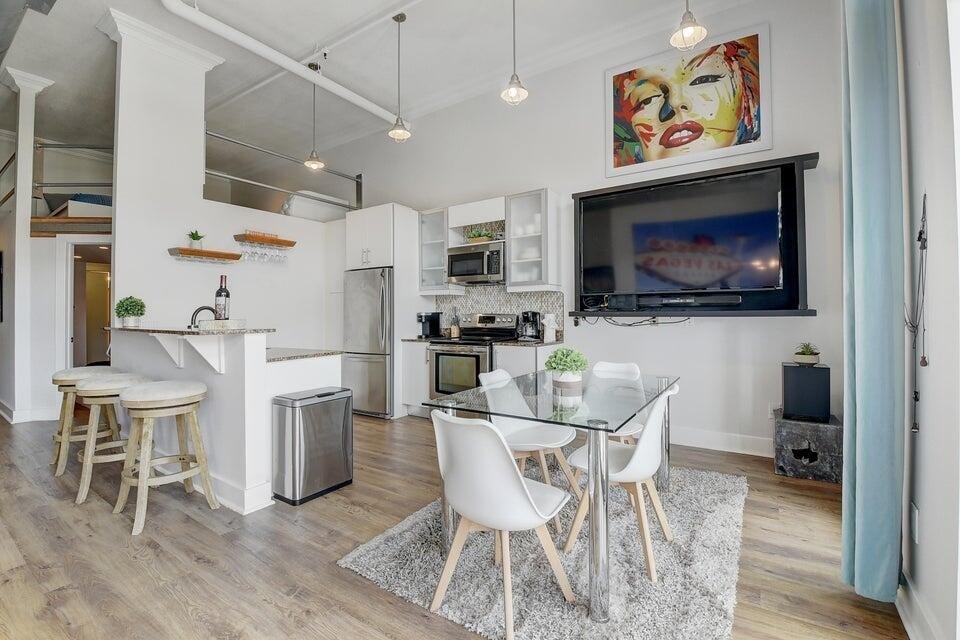 185 Ne 4th Avenue - Photo 0