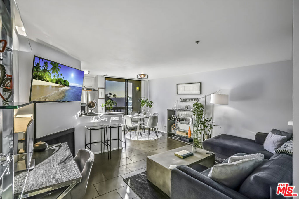 7320 Hawthorn Avenue - Photo 2