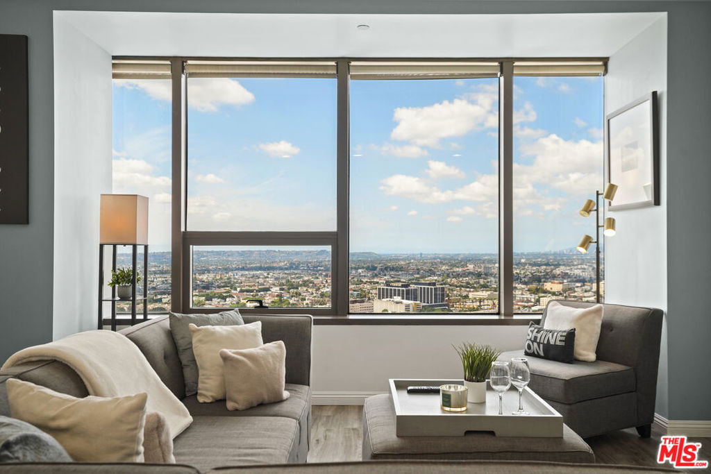 1100 Wilshire Boulevard - Photo 1