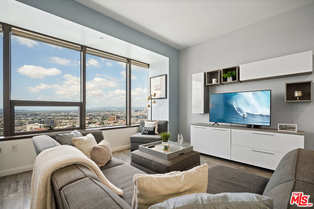 1100 Wilshire Boulevard - Photo 2