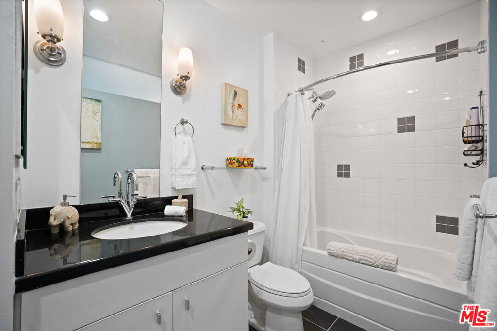 1100 Wilshire Boulevard - Photo 18