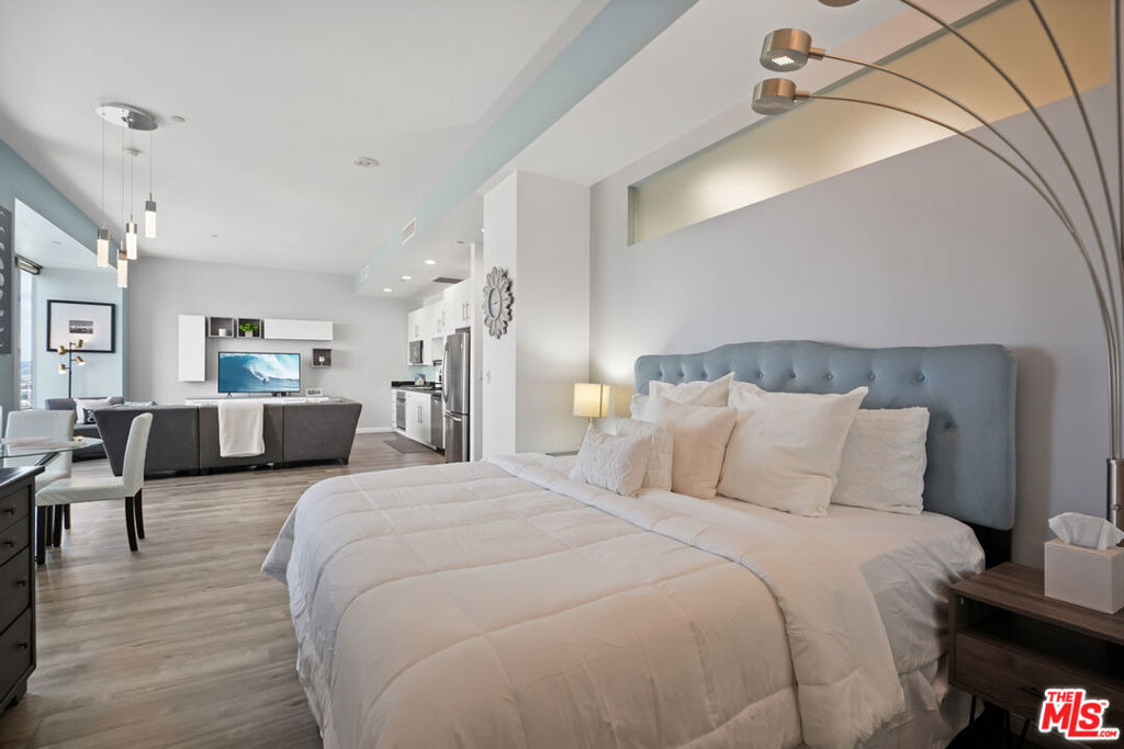 1100 Wilshire Boulevard - Photo 17