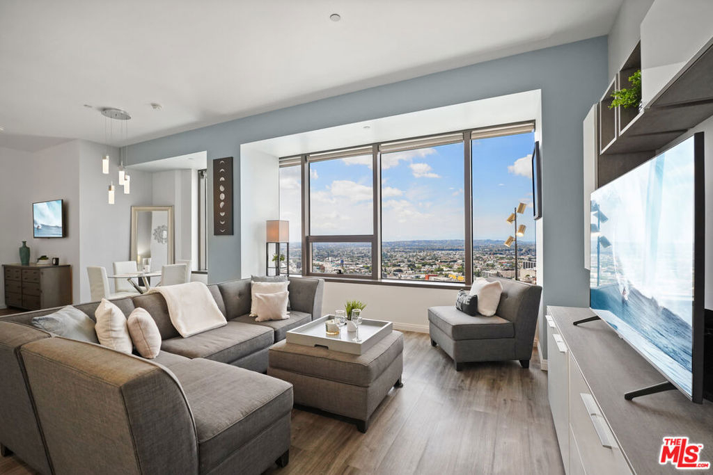1100 Wilshire Boulevard - Photo 0