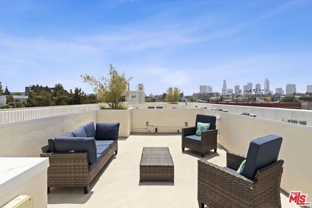132 Rosemont Avenue - Photo 2
