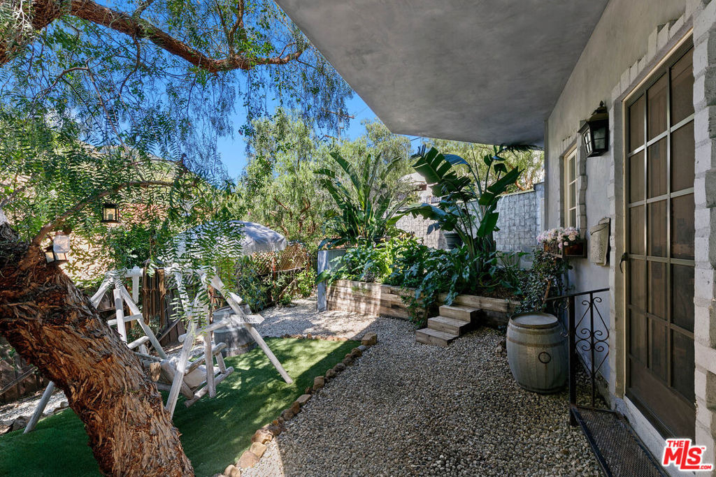 2851 Seabreeze Drive - Photo 55