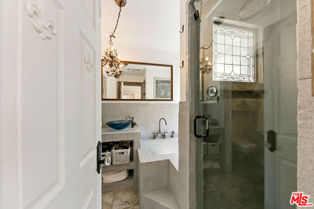 2851 Seabreeze Drive - Photo 28