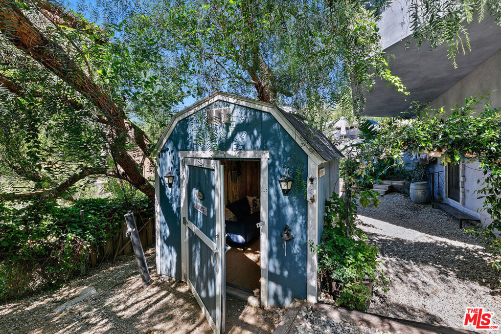 2851 Seabreeze Drive - Photo 65