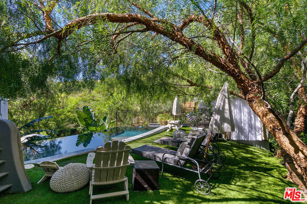 2851 Seabreeze Drive - Photo 6