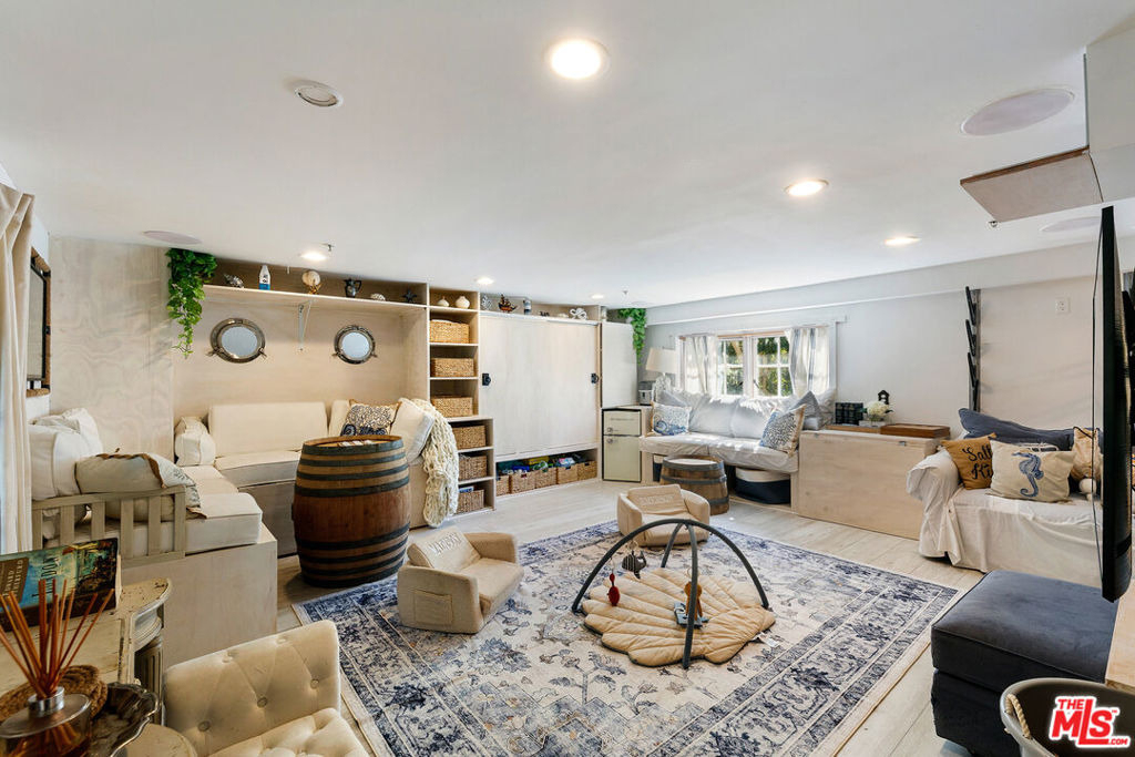 2851 Seabreeze Drive - Photo 14