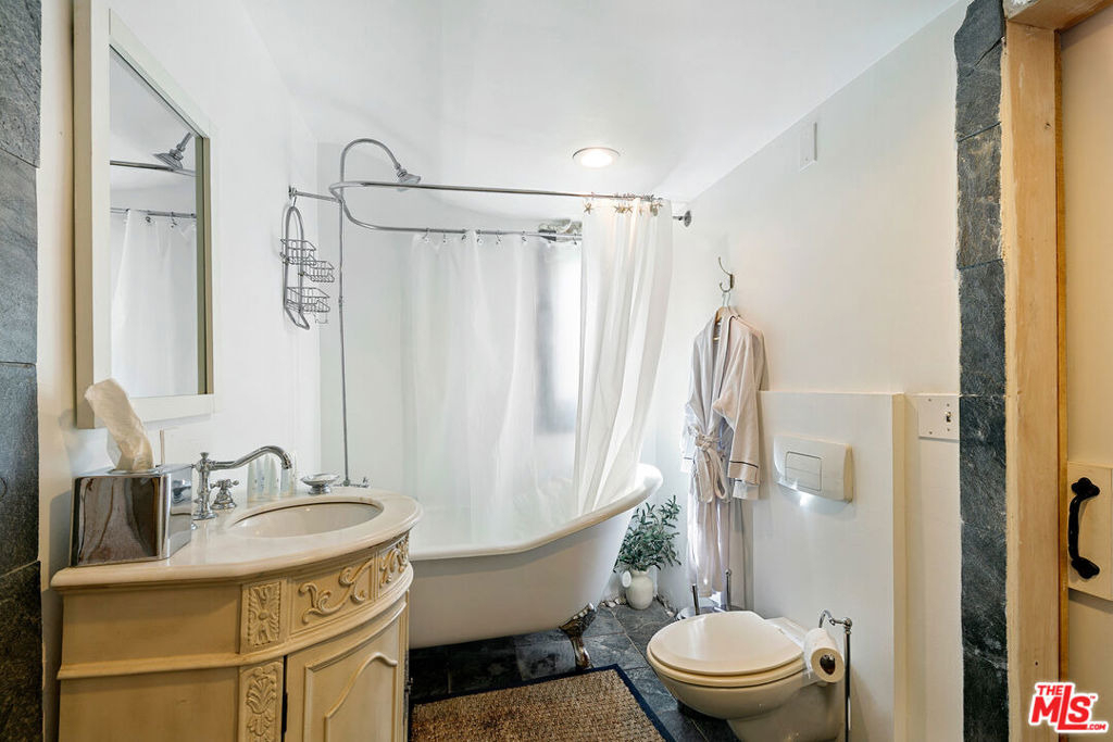 2851 Seabreeze Drive - Photo 52