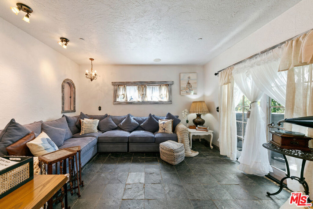 2851 Seabreeze Drive - Photo 12