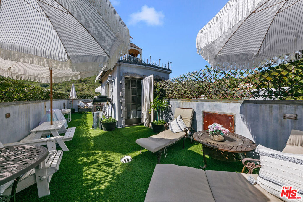 2851 Seabreeze Drive - Photo 43
