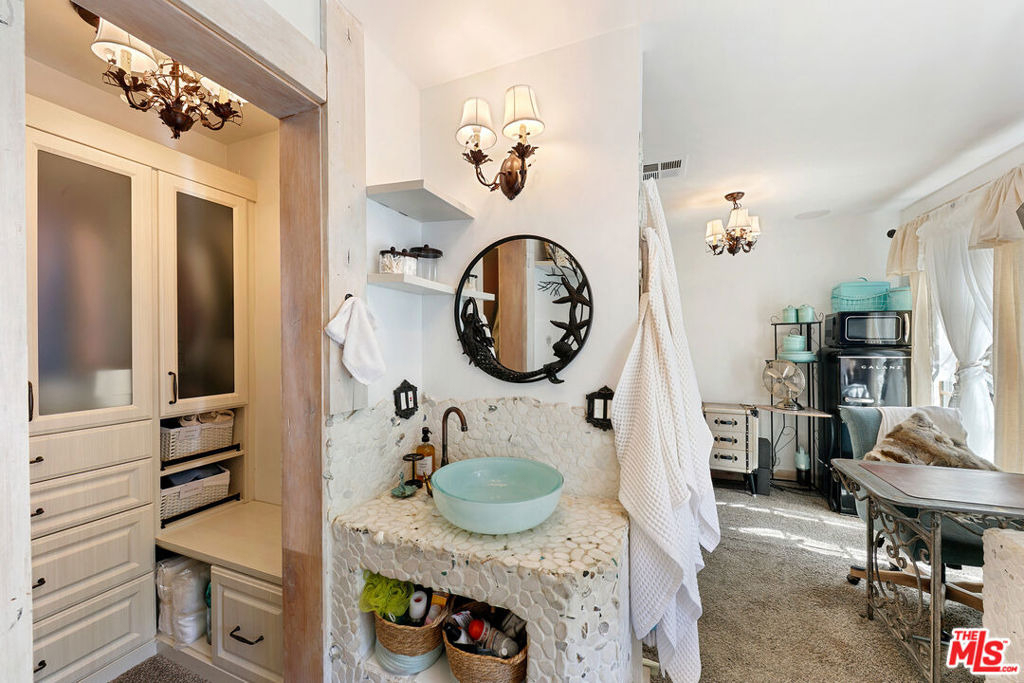 2851 Seabreeze Drive - Photo 35