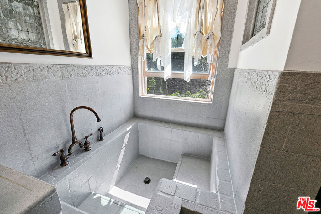 2851 Seabreeze Drive - Photo 27