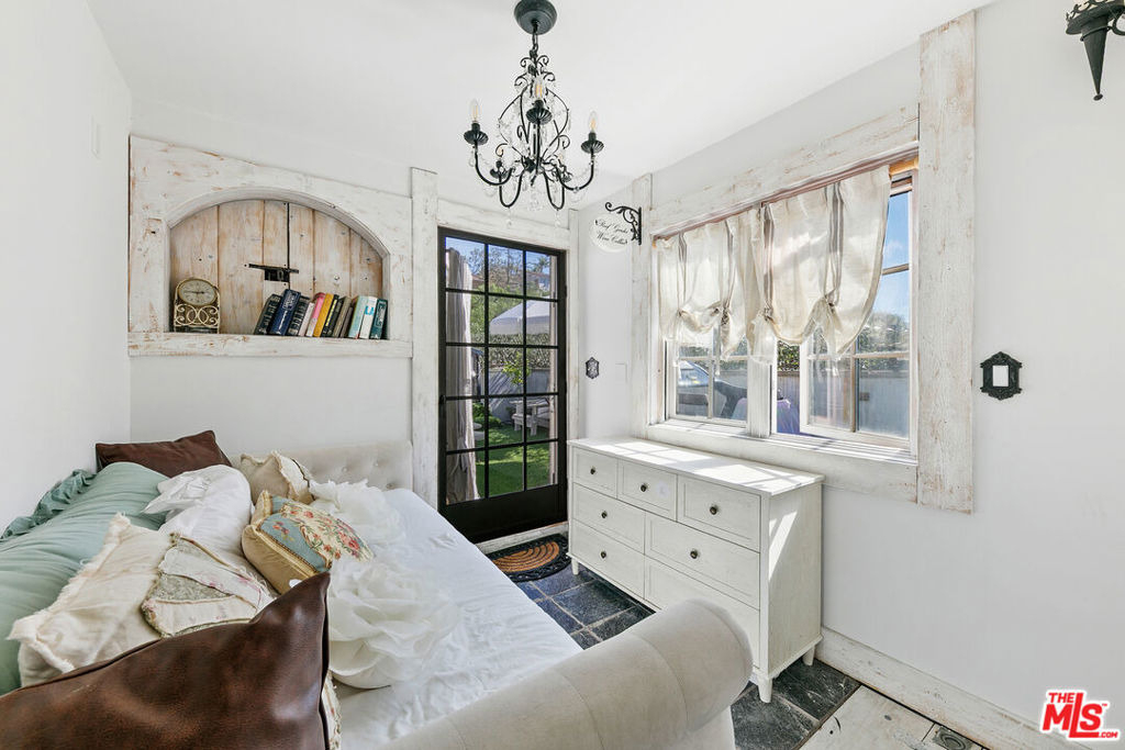 2851 Seabreeze Drive - Photo 42