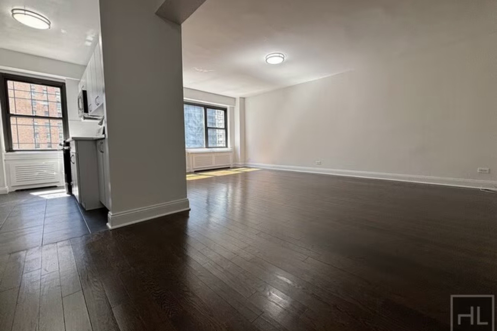 157 East 57th Street - Photo 3