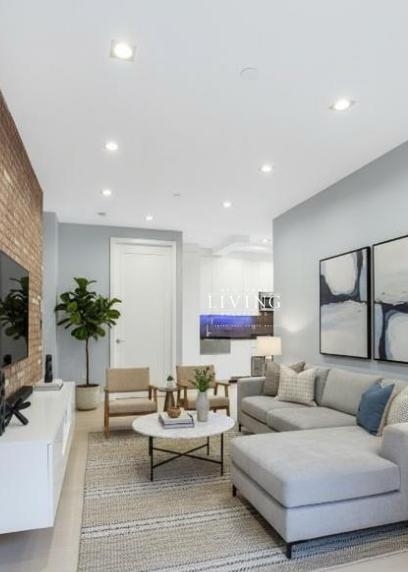 Stanton Street - Photo 0