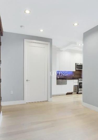 Stanton Street - Photo 2