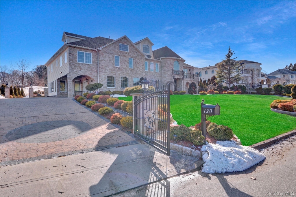 120 Majestic Drive - Photo 2
