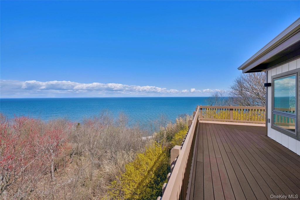 2 Dolphin Way - Photo 1