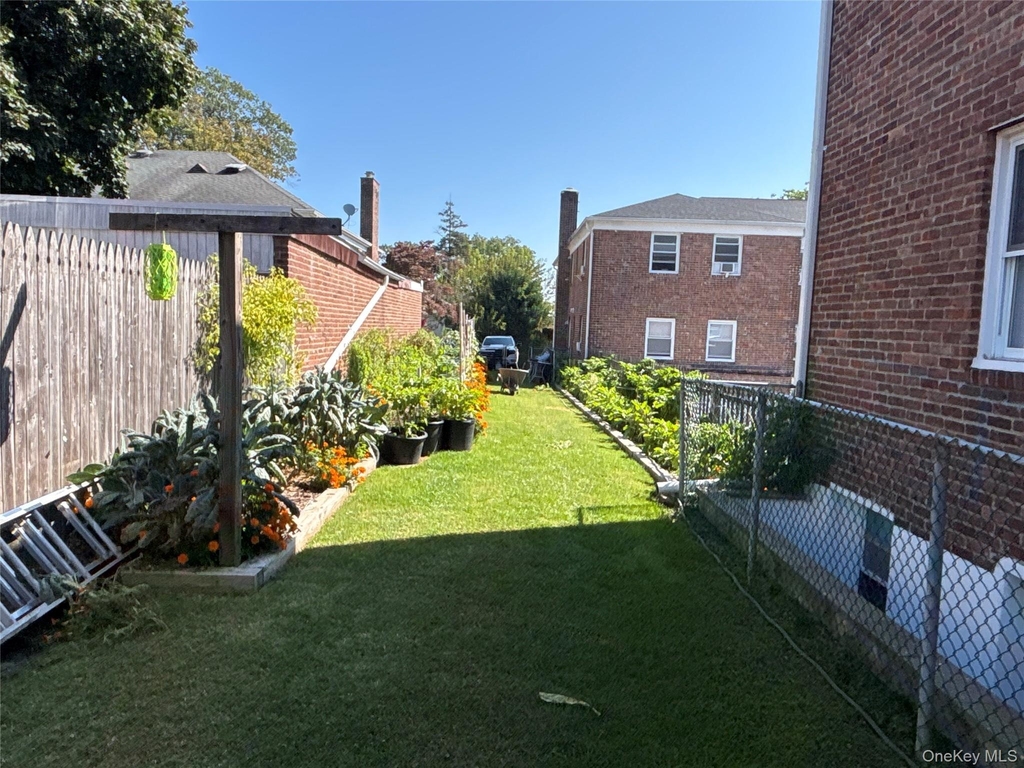 37 Spruce Street - Photo 10